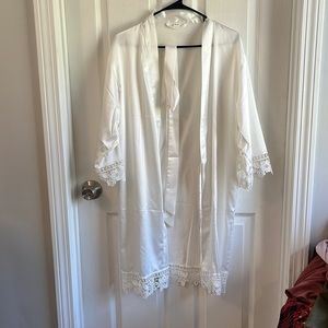 Lace white bridal robe
